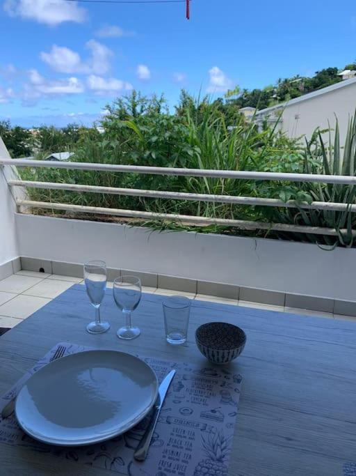 Petit Prix Et Grand Confort A Saint Gilles Les Bains Exterior foto